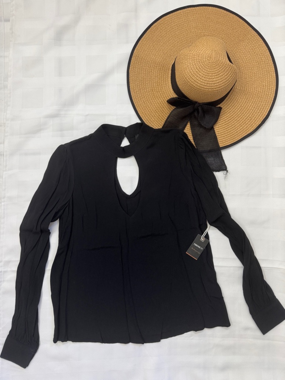 NWT Forever 21 Black Keyhole Mock Neck Long Sleeve Top